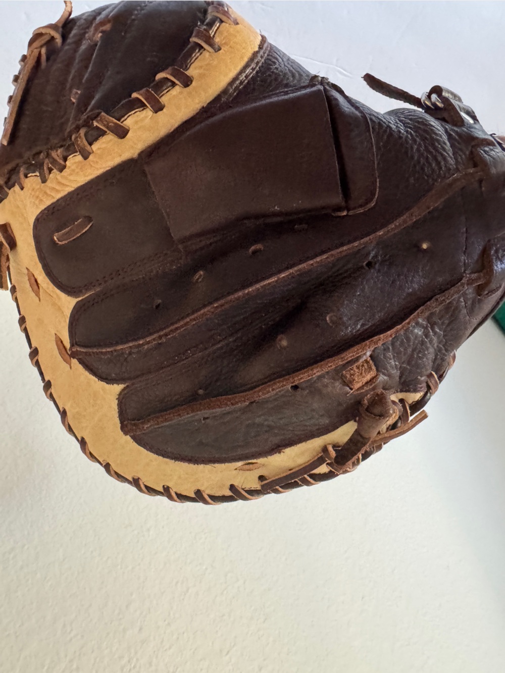 Mizuno Two-Tone Pro Scoop Leather Catcher's Mitt GXC 93
